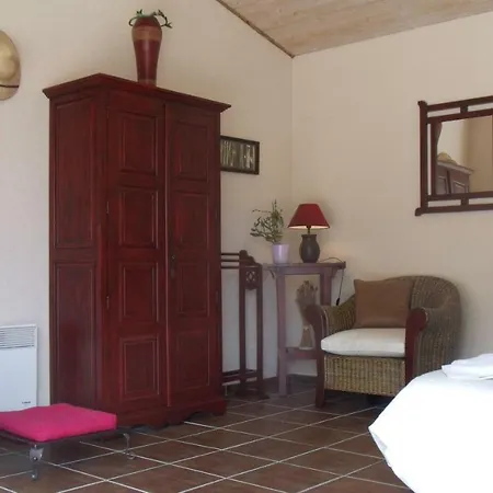 Le Clos Des Palmiers Bed & Breakfast 3*